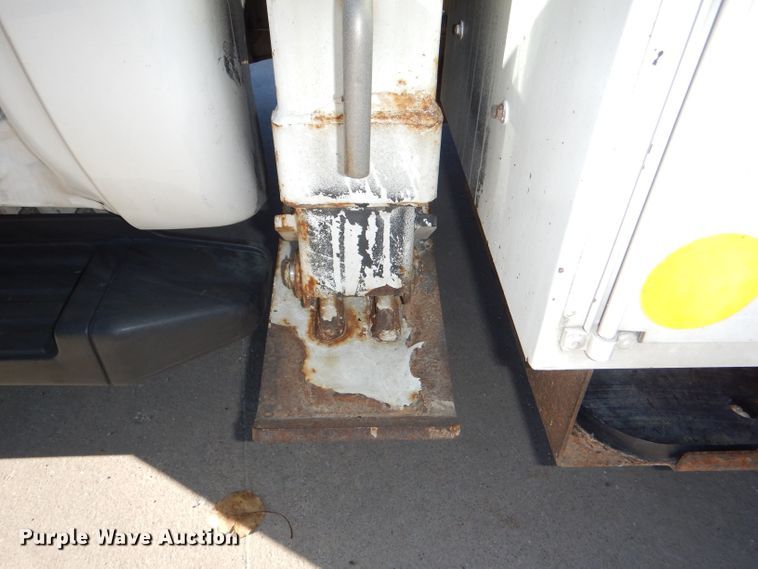 image for item DI2702 2012 Ford F550 bucket truck