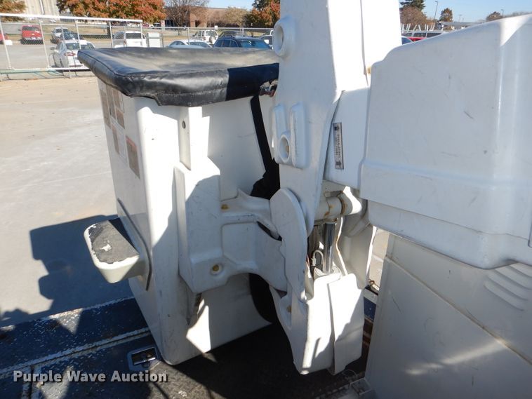 image for item DI2702 2012 Ford F550 bucket truck