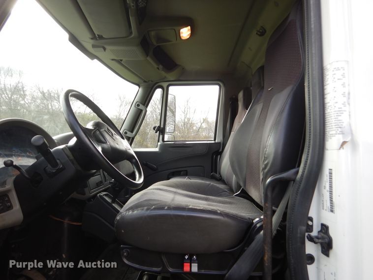 image for item EC9044 2013 International DuraStar 4300 box truck