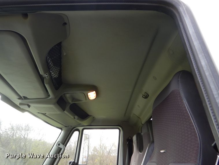 image for item EC9044 2013 International DuraStar 4300 box truck