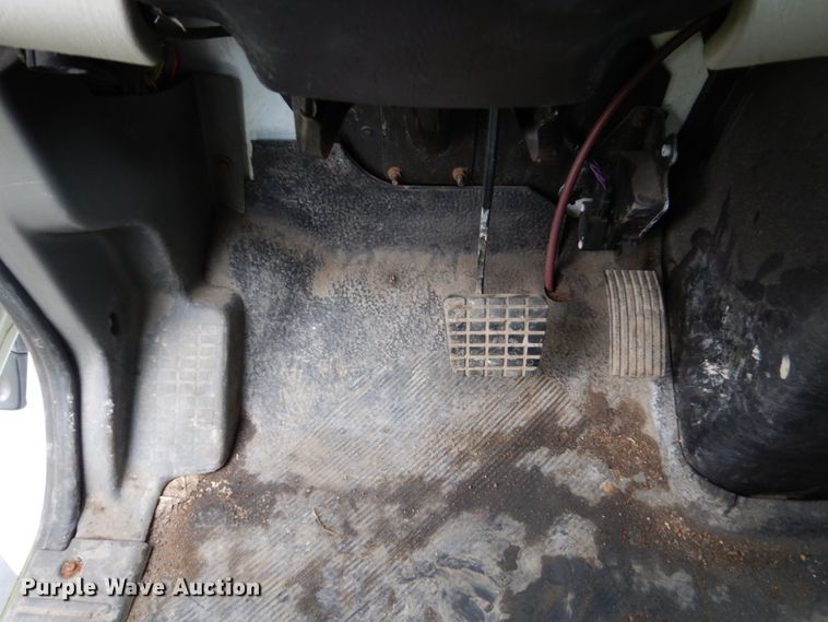 image for item EC9044 2013 International DuraStar 4300 box truck