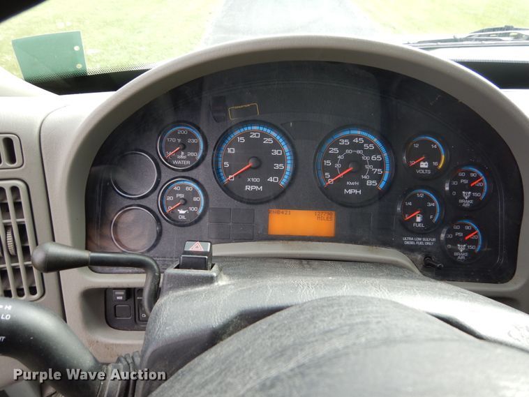 image for item EC9044 2013 International DuraStar 4300 box truck