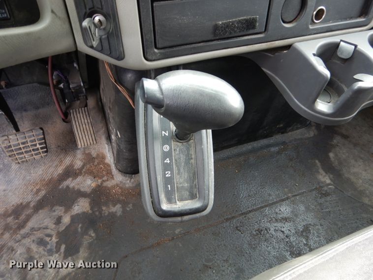 image for item EC9044 2013 International DuraStar 4300 box truck