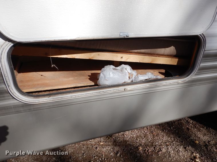 image for item EC9061 2006 Vanguard Puma camper