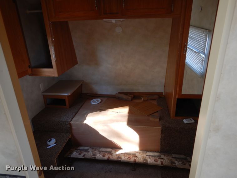 image for item EC9061 2006 Vanguard Puma camper