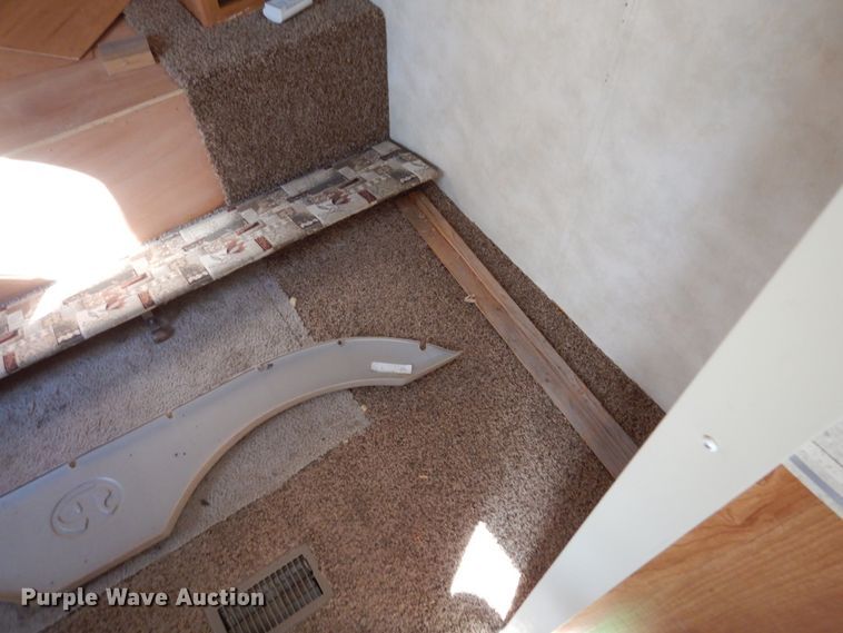 image for item EC9061 2006 Vanguard Puma camper