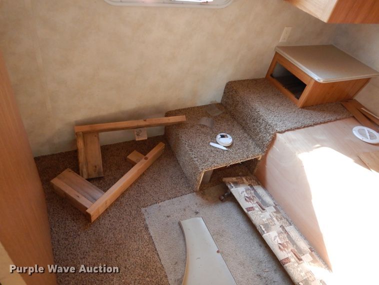 image for item EC9061 2006 Vanguard Puma camper