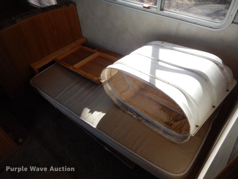 image for item EC9061 2006 Vanguard Puma camper