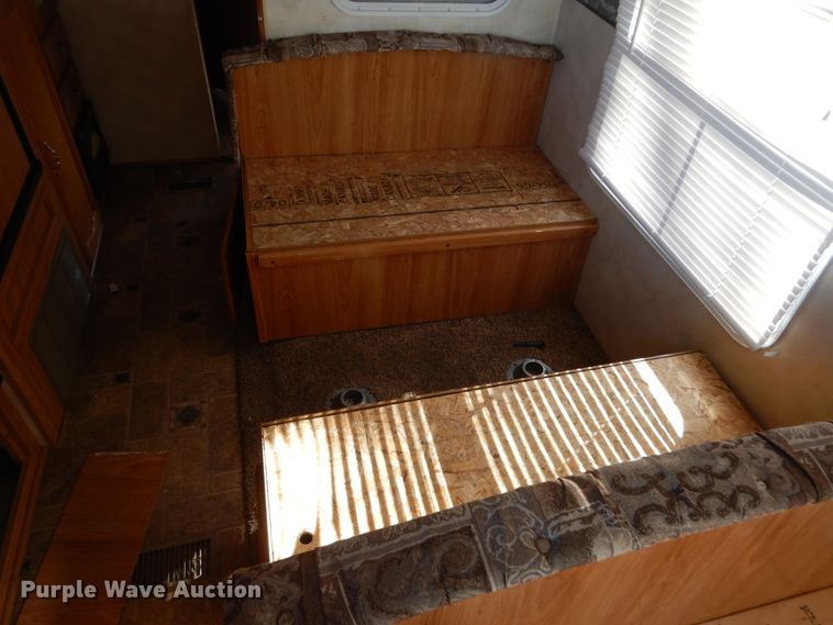 image for item EC9061 2006 Vanguard Puma camper