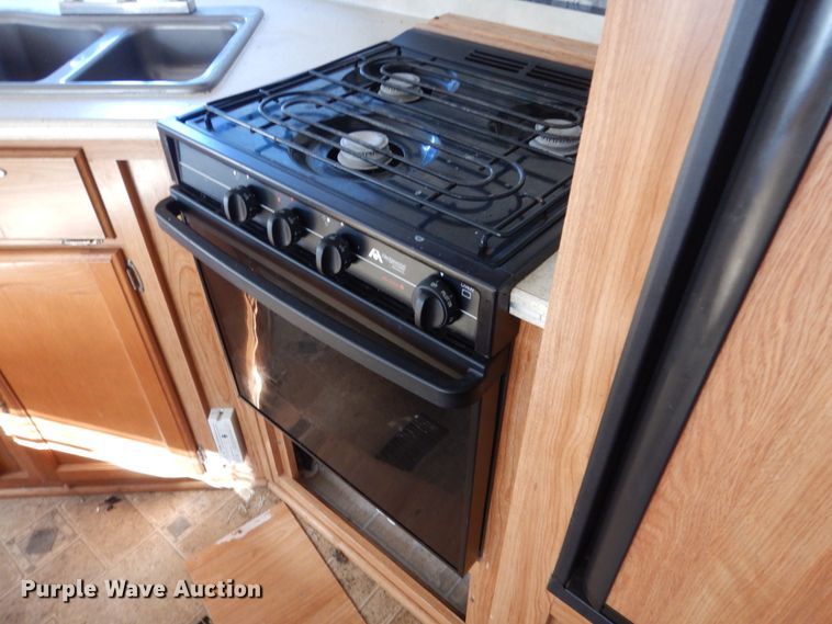 image for item EC9061 2006 Vanguard Puma camper