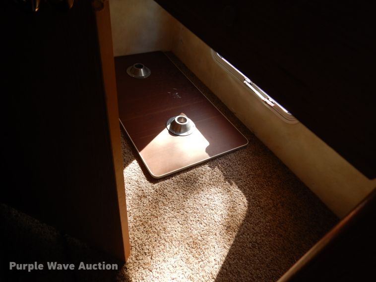 image for item EC9061 2006 Vanguard Puma camper