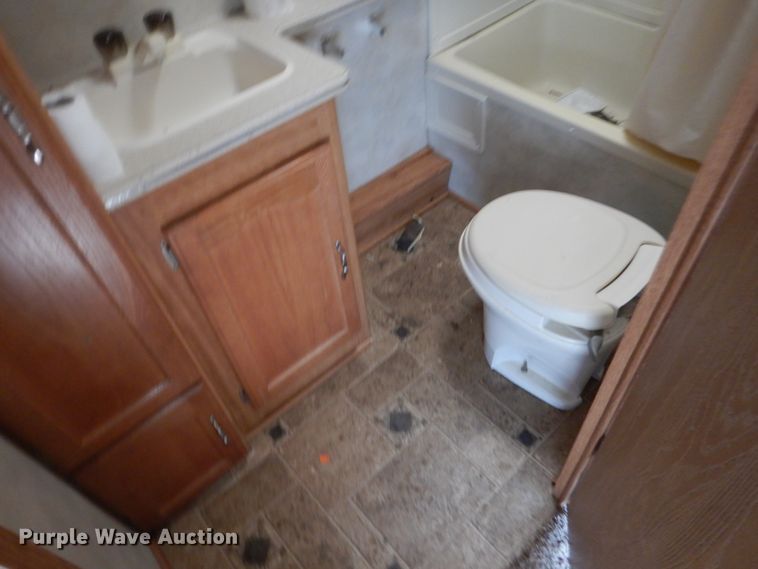 image for item EC9061 2006 Vanguard Puma camper