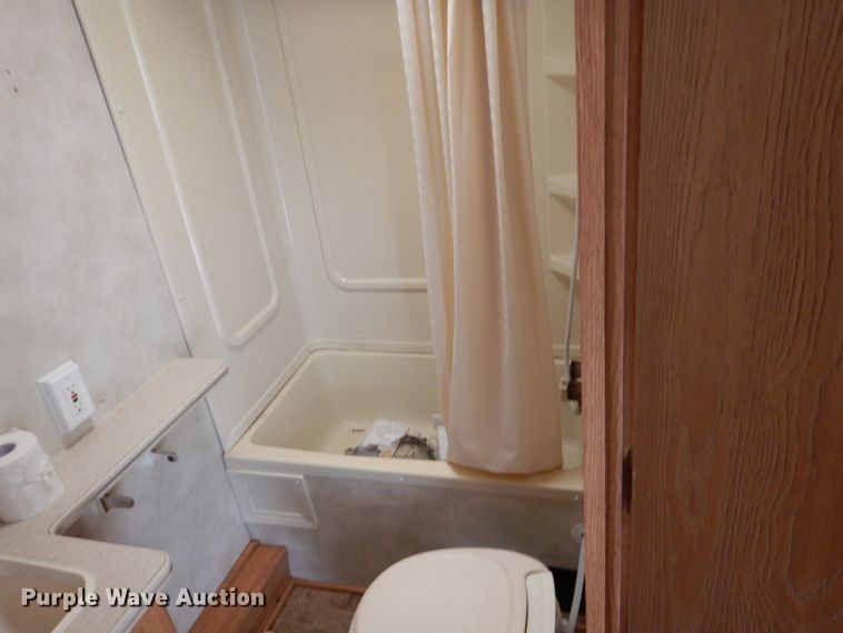 image for item EC9061 2006 Vanguard Puma camper