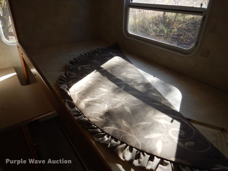 image for item EC9061 2006 Vanguard Puma camper