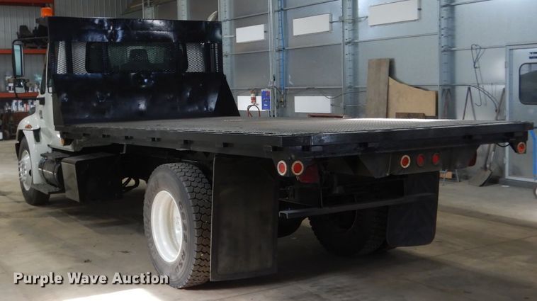 image for item EC9148 2004 International 4200 dump flatbed truck