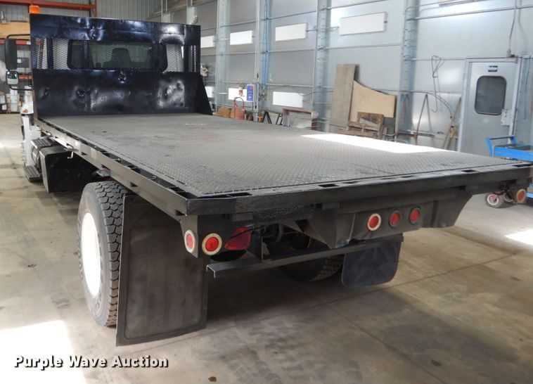 image for item EC9148 2004 International 4200 dump flatbed truck