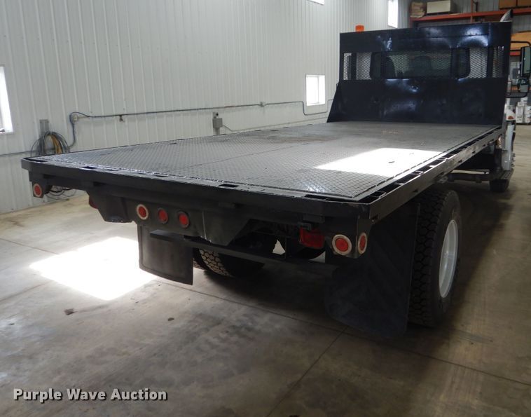 image for item EC9148 2004 International 4200 dump flatbed truck