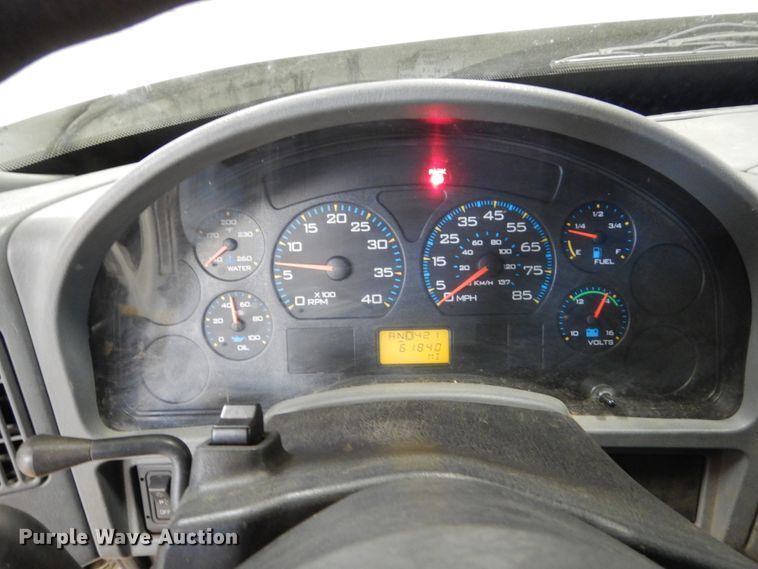 image for item EC9148 2004 International 4200 dump flatbed truck