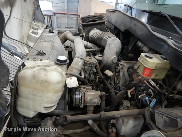 image for item EC9148 2004 International 4200 dump flatbed truck