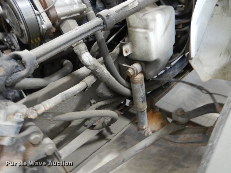 image for item EC9148 2004 International 4200 dump flatbed truck