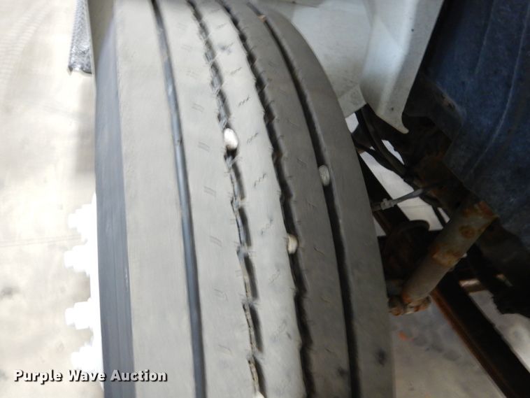 image for item EC9148 2004 International 4200 dump flatbed truck