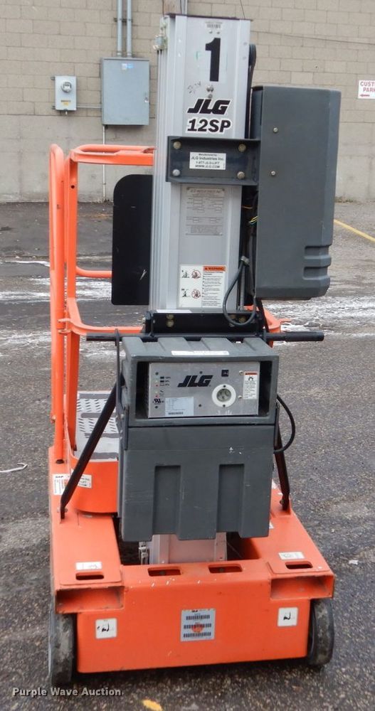 image for item EC9180 2002 JLG 12SP vertical lift