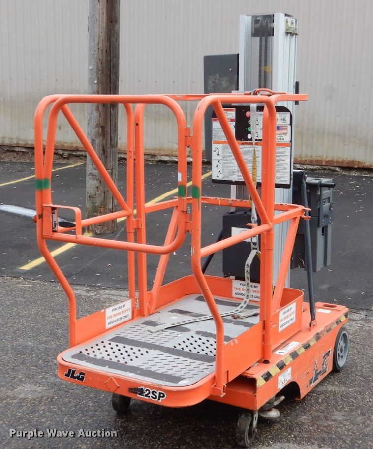 image for item EC9180 2002 JLG 12SP vertical lift
