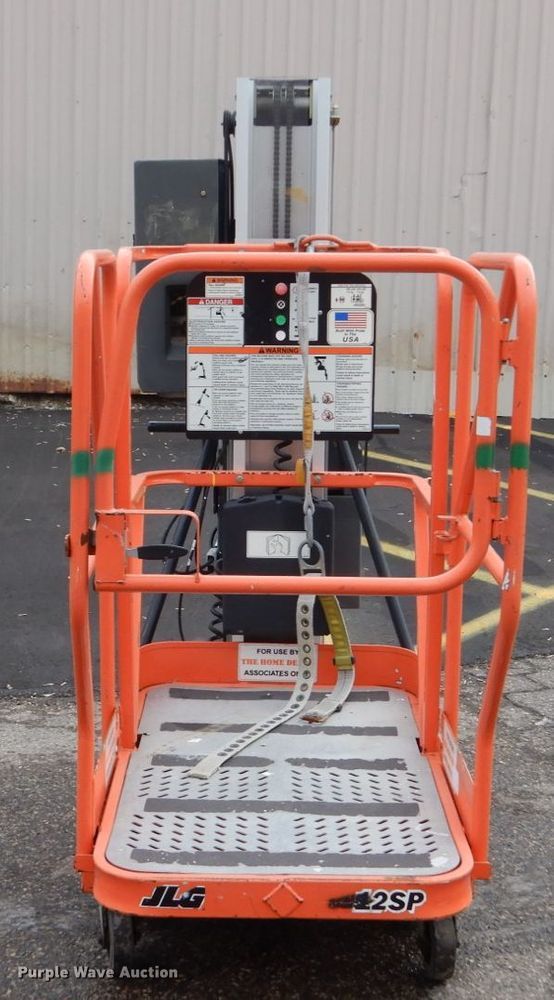 image for item EC9180 2002 JLG 12SP vertical lift