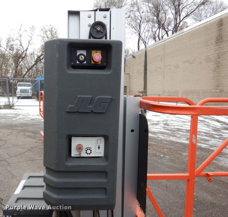 image for item EC9180 2002 JLG 12SP vertical lift