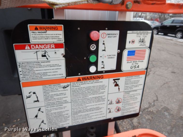 image for item EC9180 2002 JLG 12SP vertical lift