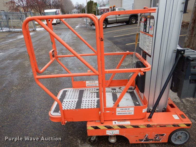 image for item EC9180 2002 JLG 12SP vertical lift