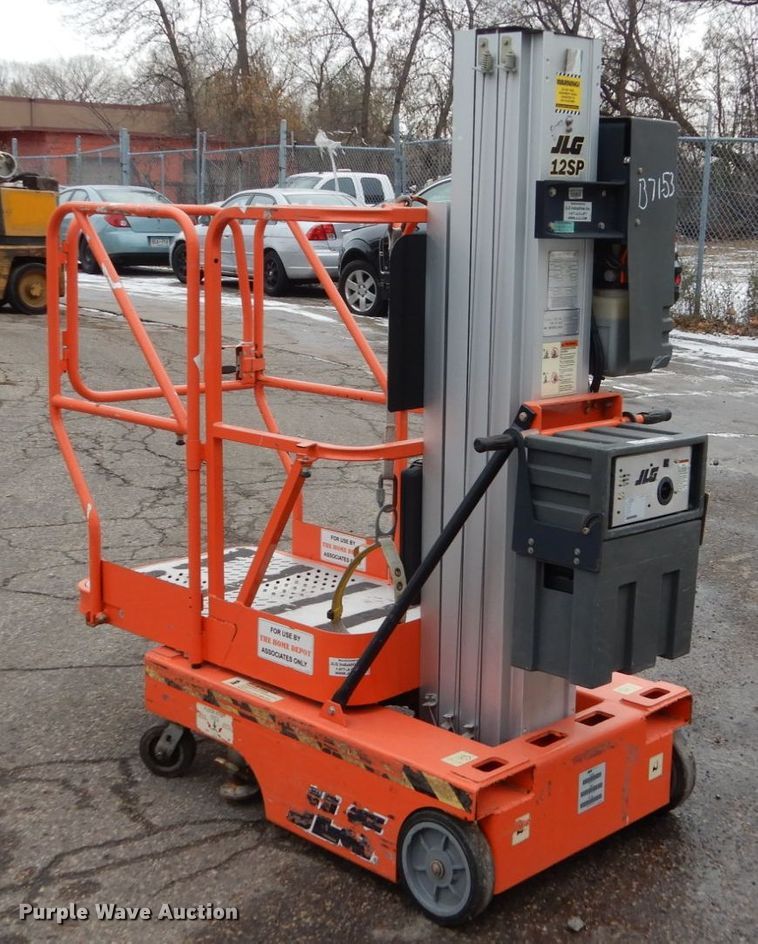 image for item EC9181 2001 JLG 12SP vertical lift
