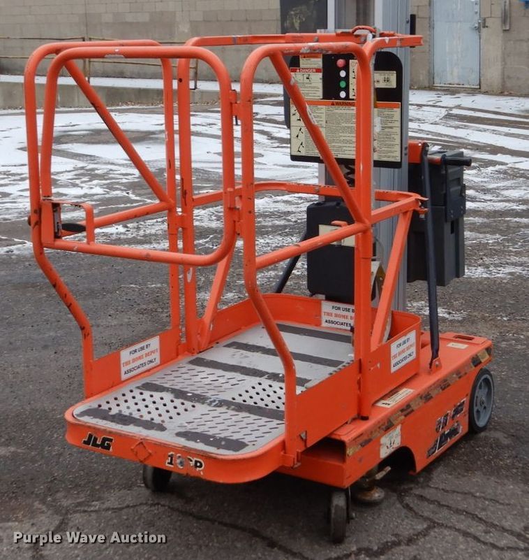 image for item EC9181 2001 JLG 12SP vertical lift