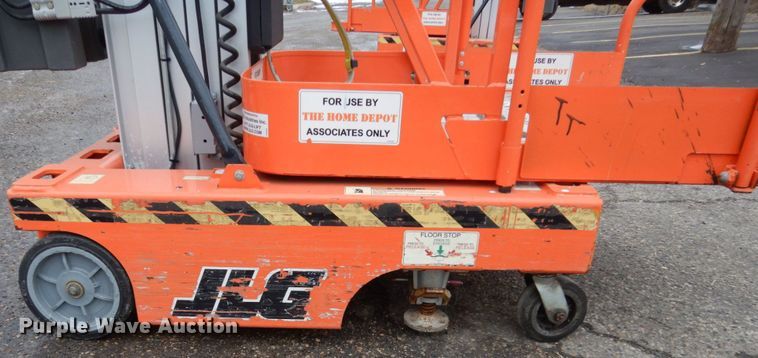 image for item EC9181 2001 JLG 12SP vertical lift