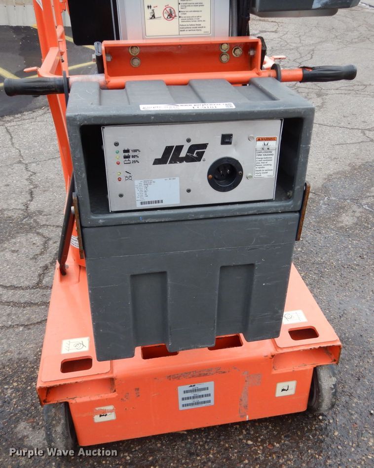 image for item EC9181 2001 JLG 12SP vertical lift