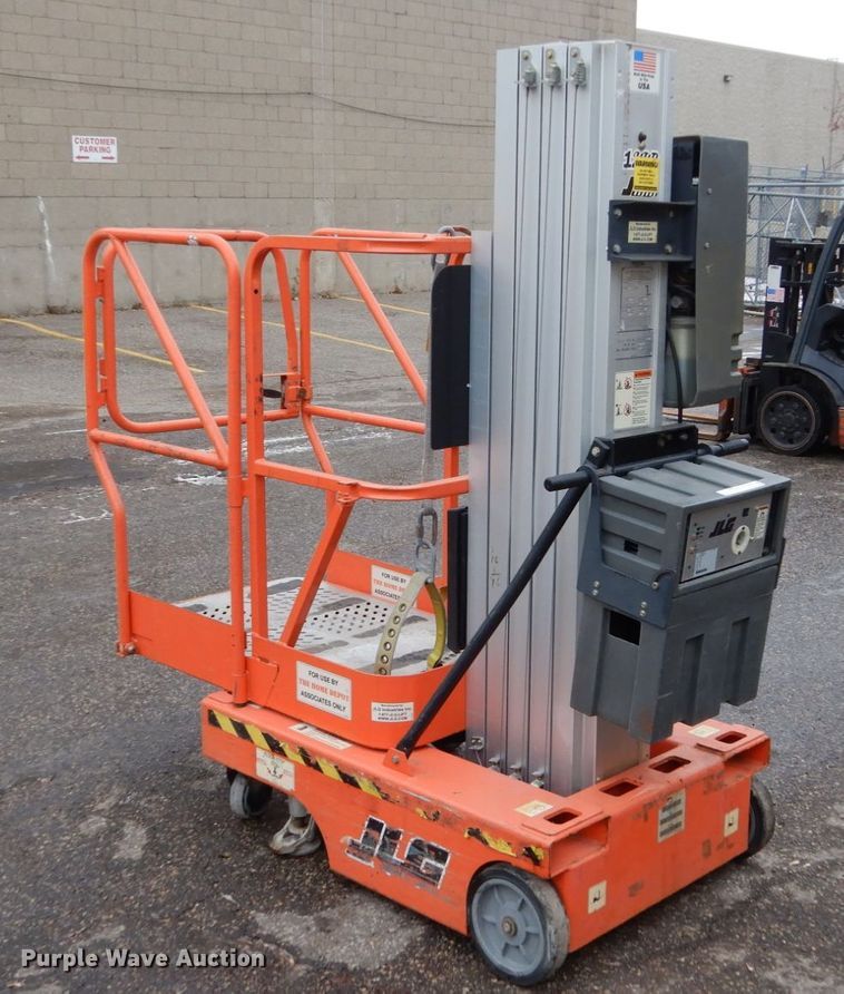 image for item EC9182 2000 JLG 12SP vertical lift