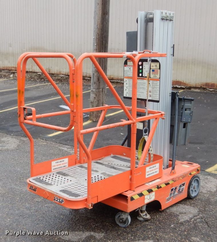 image for item EC9182 2000 JLG 12SP vertical lift
