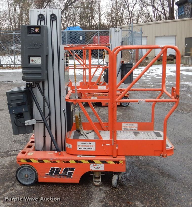 image for item EC9182 2000 JLG 12SP vertical lift
