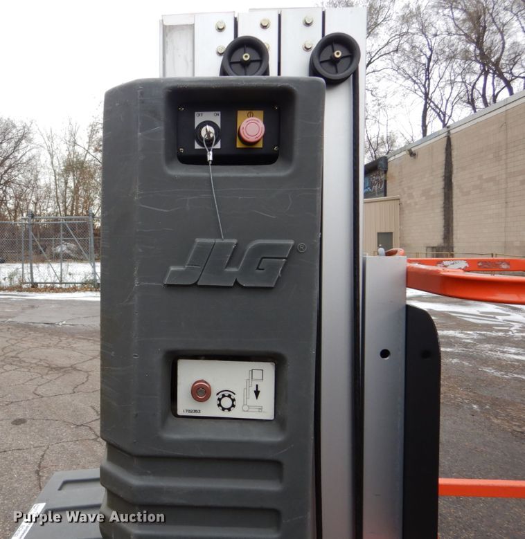 image for item EC9182 2000 JLG 12SP vertical lift
