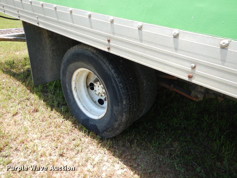 image for item ED9445 1998 Chevrolet Tiltmaster W4 box truck