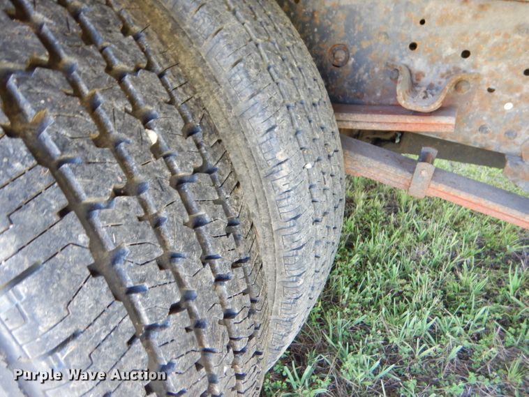 image for item ED9445 1998 Chevrolet Tiltmaster W4 box truck