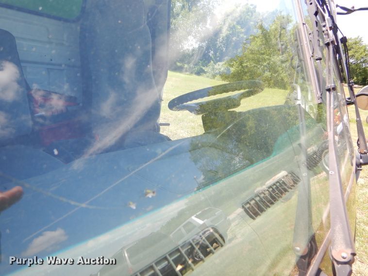 image for item ED9445 1998 Chevrolet Tiltmaster W4 box truck