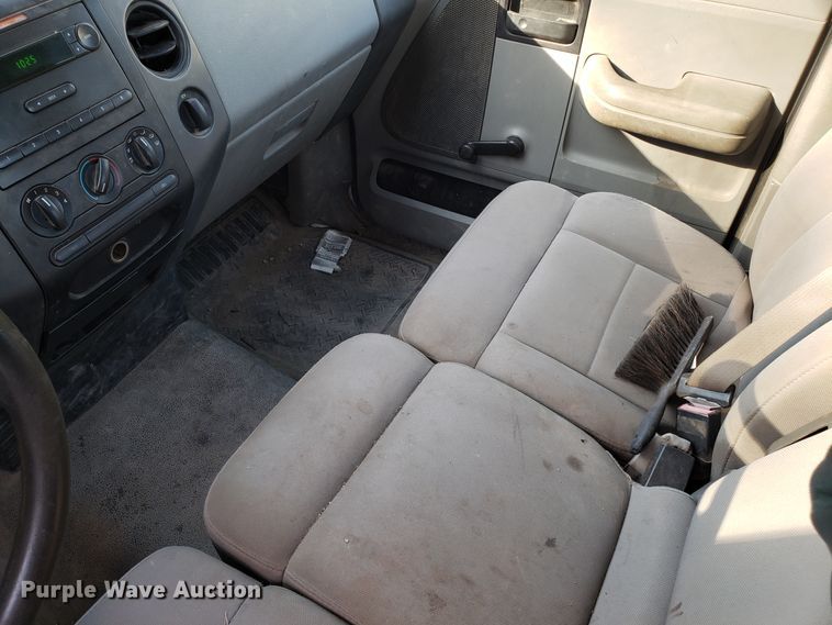 image for item ET9915 2006 Ford F150 pickup truck