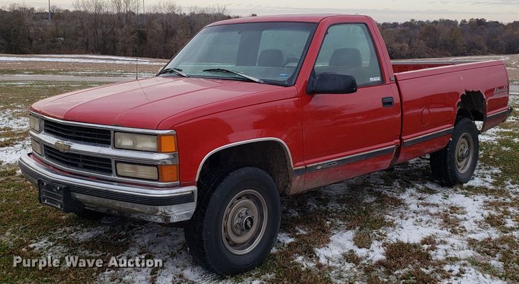 image for item ET9982 1996 Chevrolet K1500 pickup truck