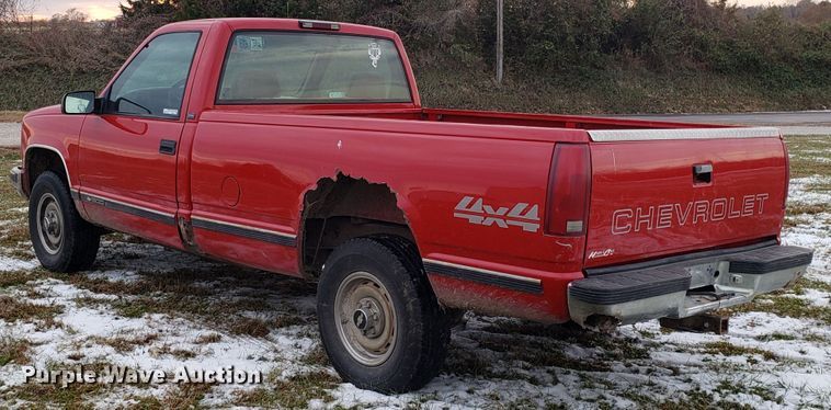 image for item ET9982 1996 Chevrolet K1500 pickup truck