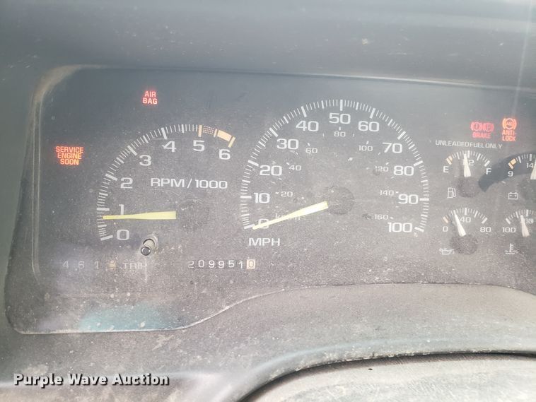 image for item ET9982 1996 Chevrolet K1500 pickup truck