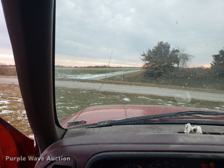 image for item ET9982 1996 Chevrolet K1500 pickup truck