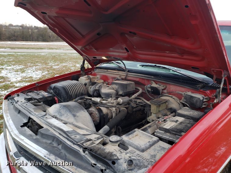 image for item ET9982 1996 Chevrolet K1500 pickup truck