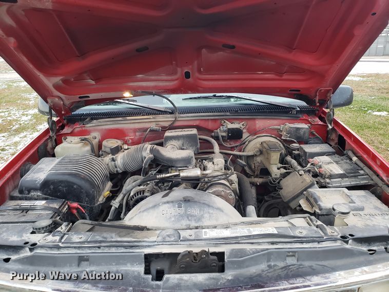 image for item ET9982 1996 Chevrolet K1500 pickup truck