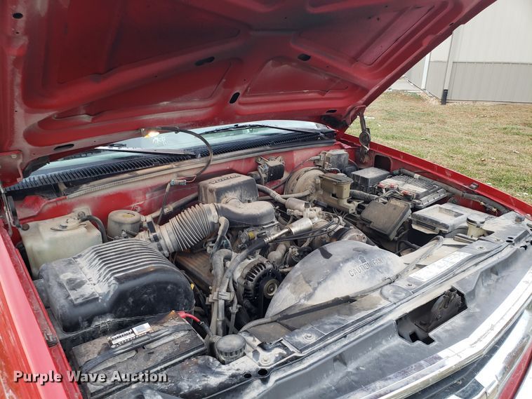 image for item ET9982 1996 Chevrolet K1500 pickup truck